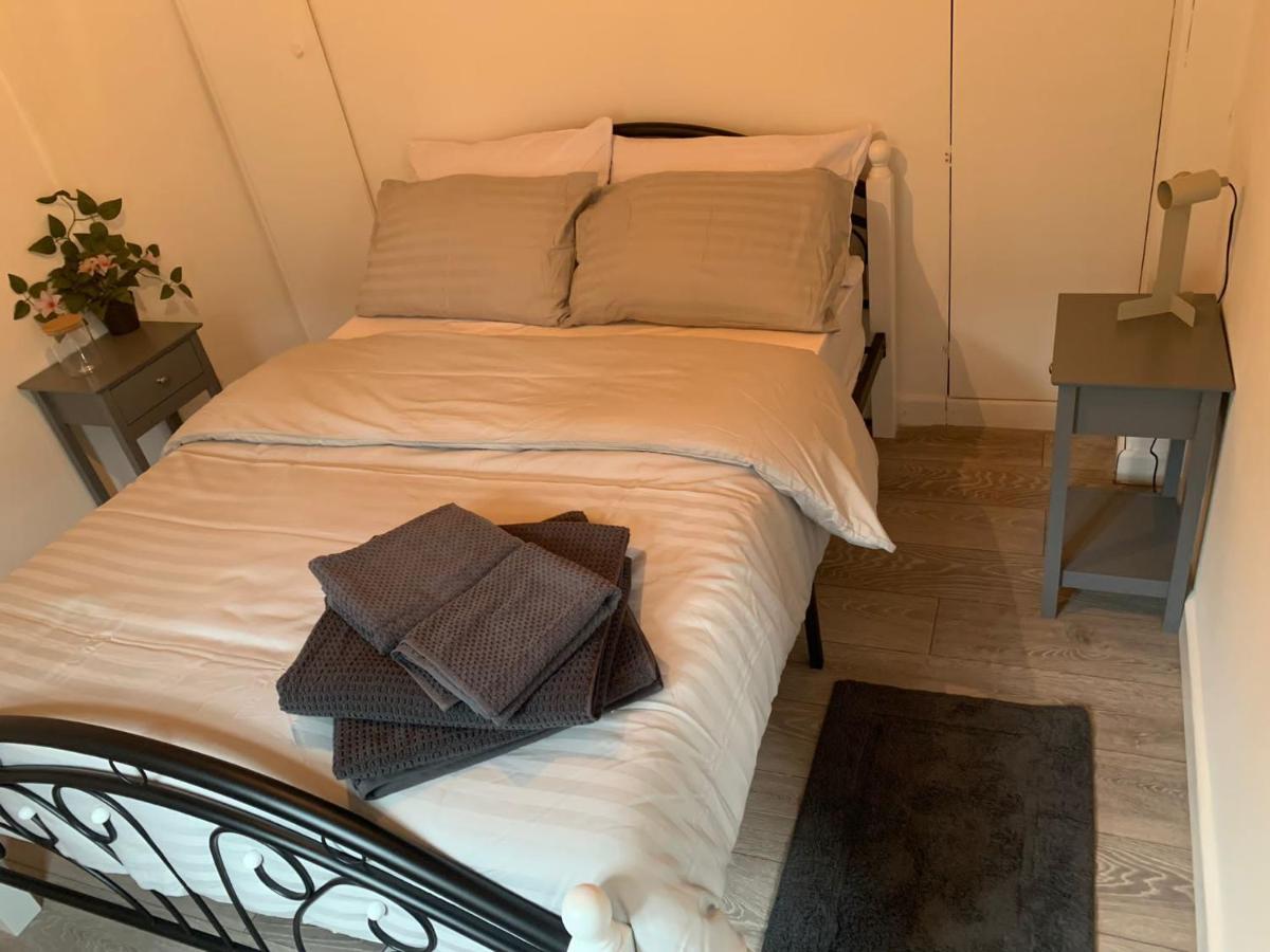 Bed and Breakfast Alpha House London Exterior foto