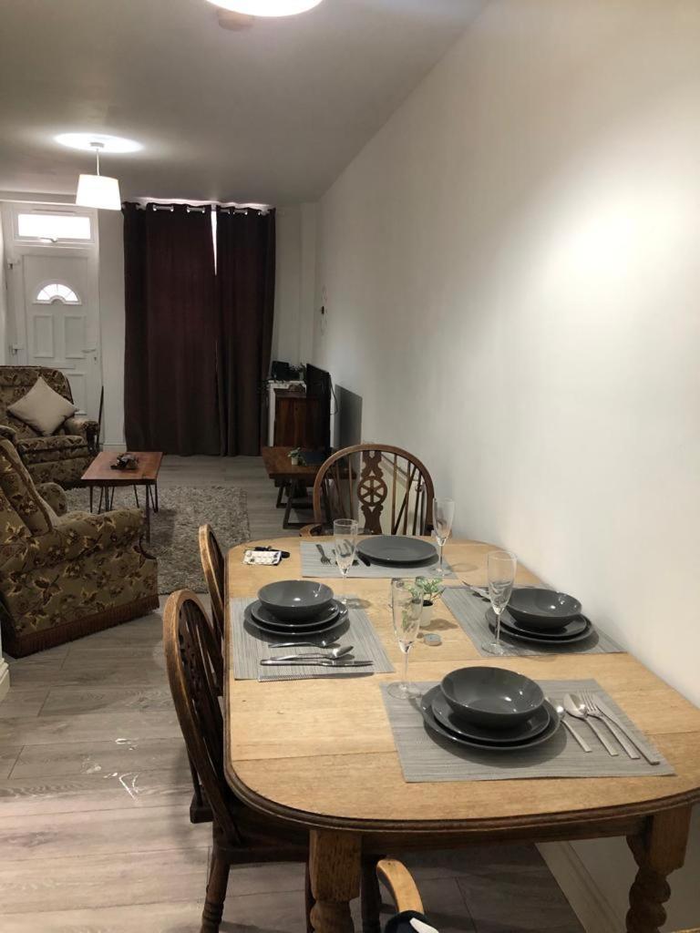 Bed and Breakfast Alpha House London Exterior foto