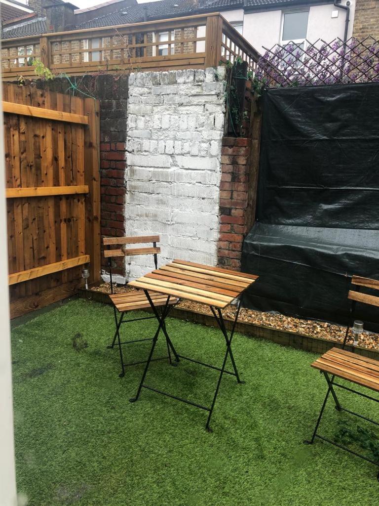 Bed and Breakfast Alpha House London Exterior foto